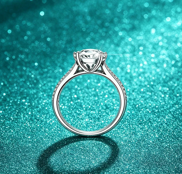 Kinselle 2CT Round Brilliant Moissanite Ring — D Color, VVS1, 925 Sterling Silver