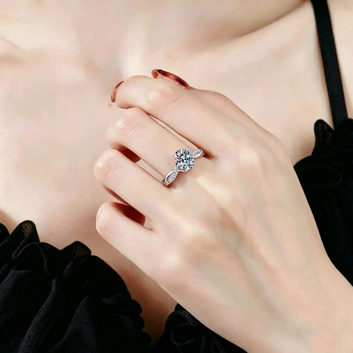Kinselle 1.5CT Oval Moissanite Twist Ring — D Color, VVS1, 925 Sterling Silver