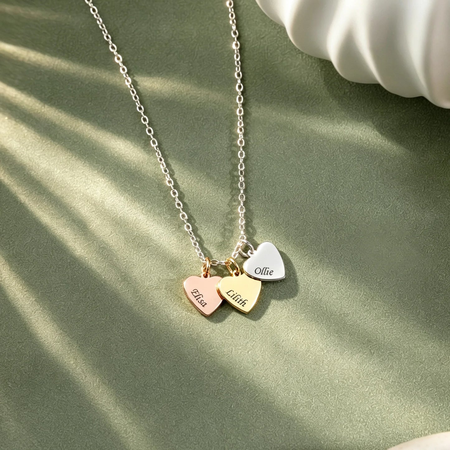 Kinselle Personalized Engraved Heart Name Necklace