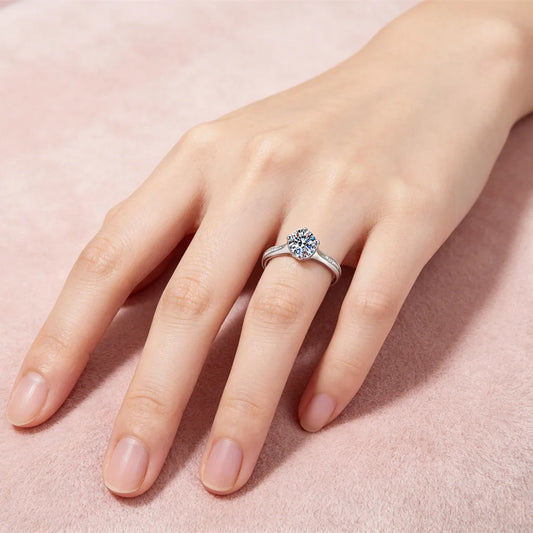 Kinselle 0.5CT Round Moissanite Eternity Band — 925 Sterling Silver
